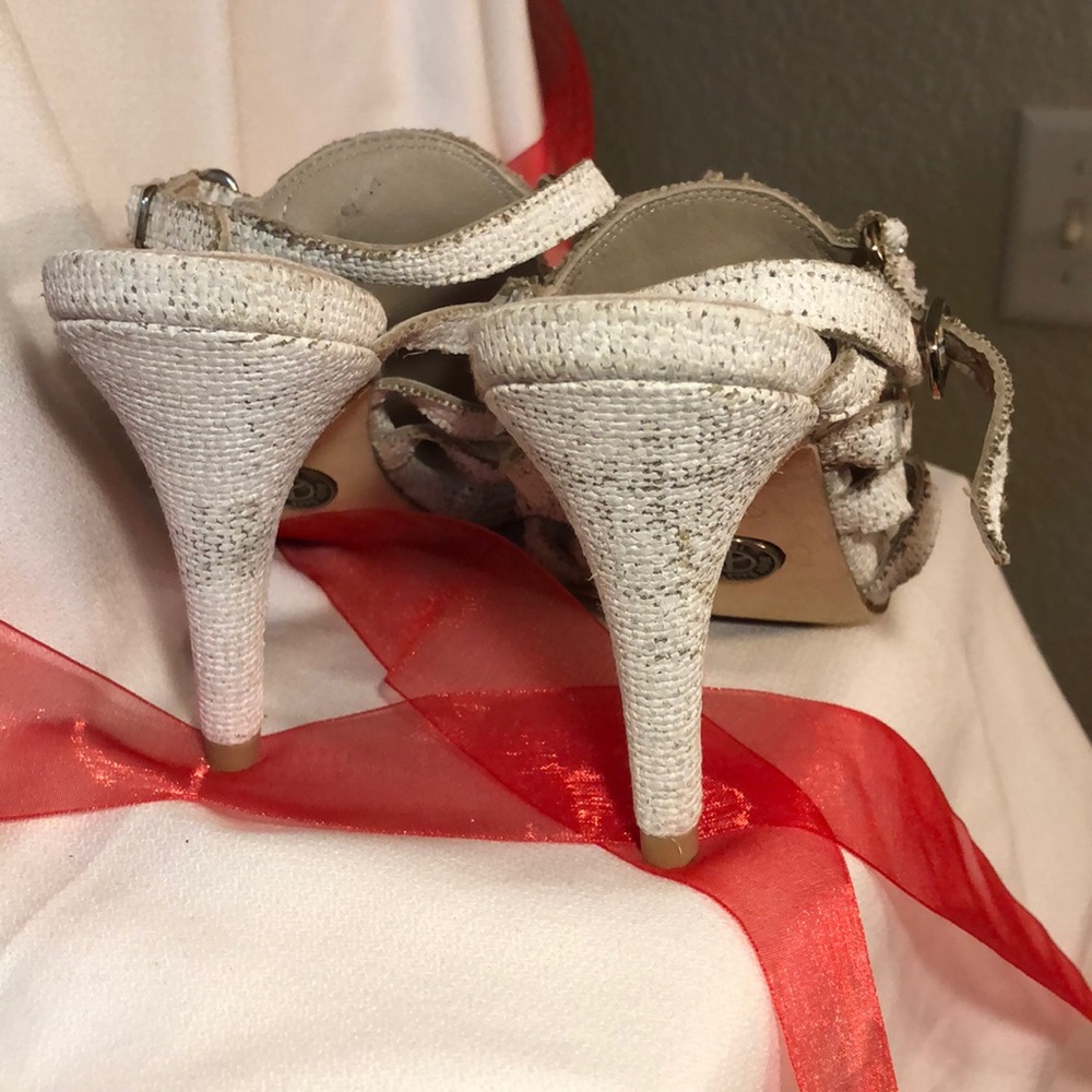 Shoes - Picture 3 of 8